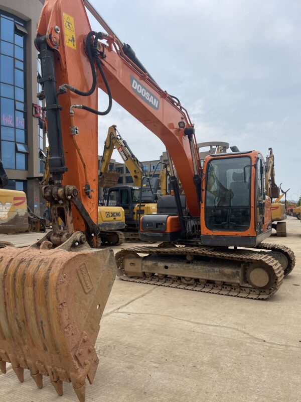 Used Excavator Doosan DX130 Excavator